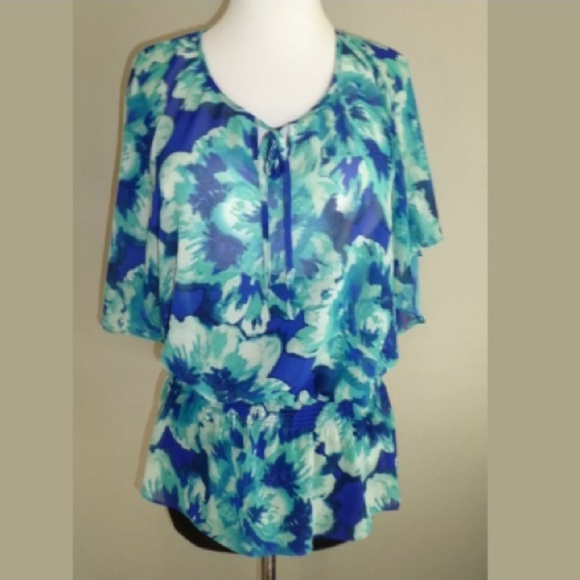 Elle Flutter Sleeve Chiffon Floral Boho Top - Picture 2 of 4